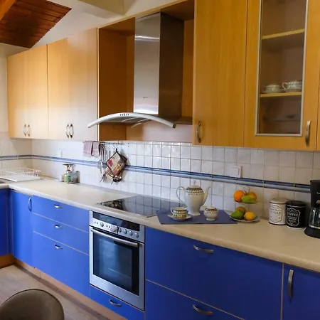 בית נופש Cozy House Near The Sea